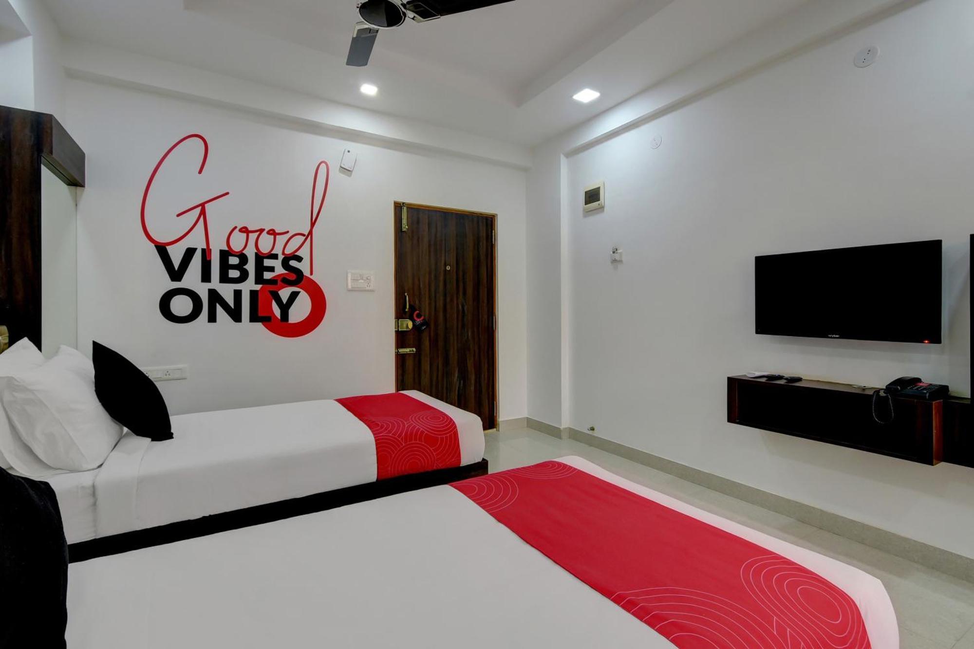 Готель Super Grand Collection O Near Sarjapur Road Near 7D Voyage Бенґалуру Екстер'єр фото