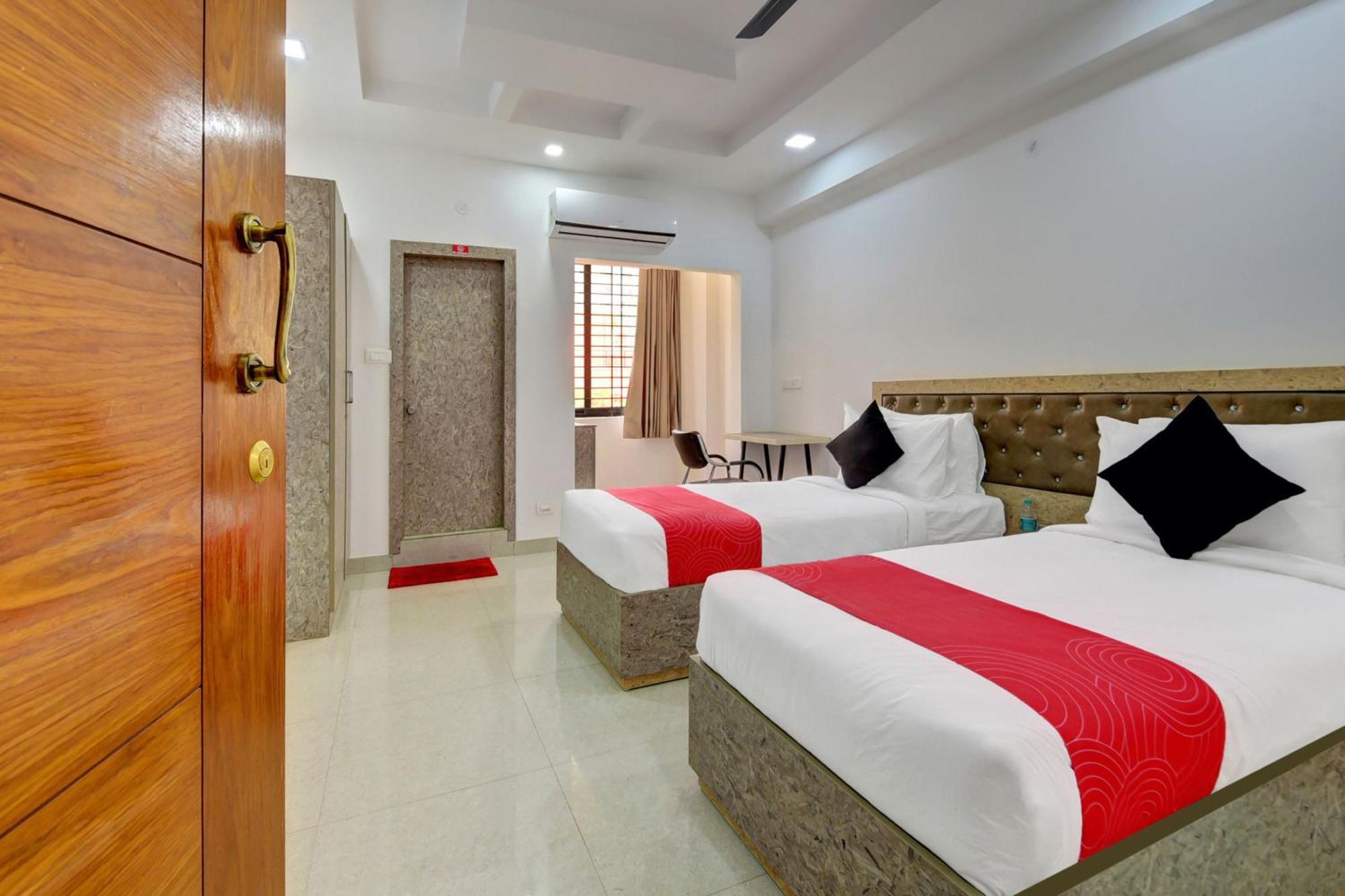 Готель Super Grand Collection O Near Sarjapur Road Near 7D Voyage Бенґалуру Екстер'єр фото